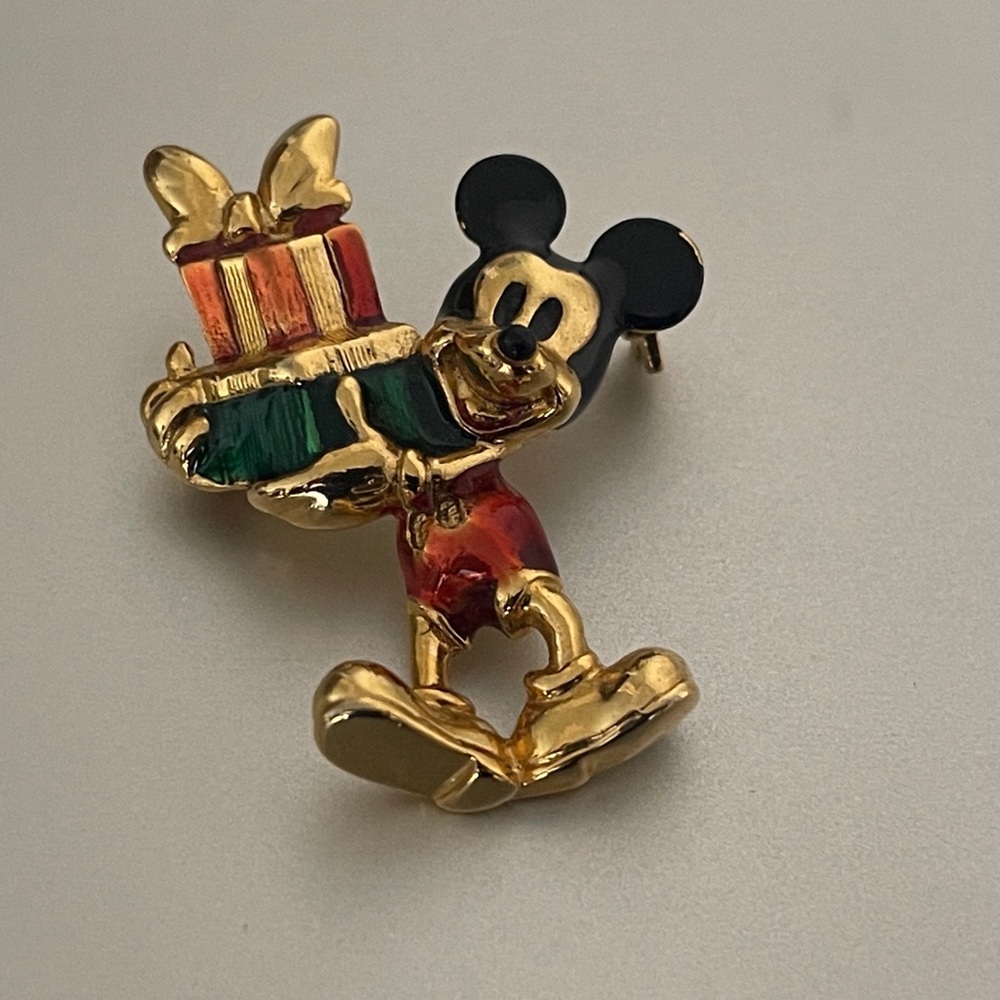 Vintage Disney Brooch Xmas.